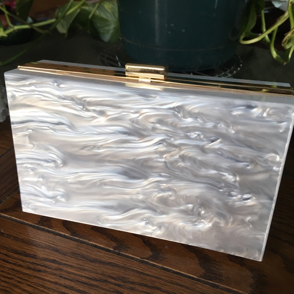 Pearl Box Clutch